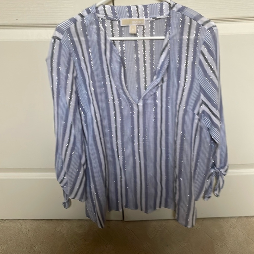 Great “sparkle” top blue and white stripes